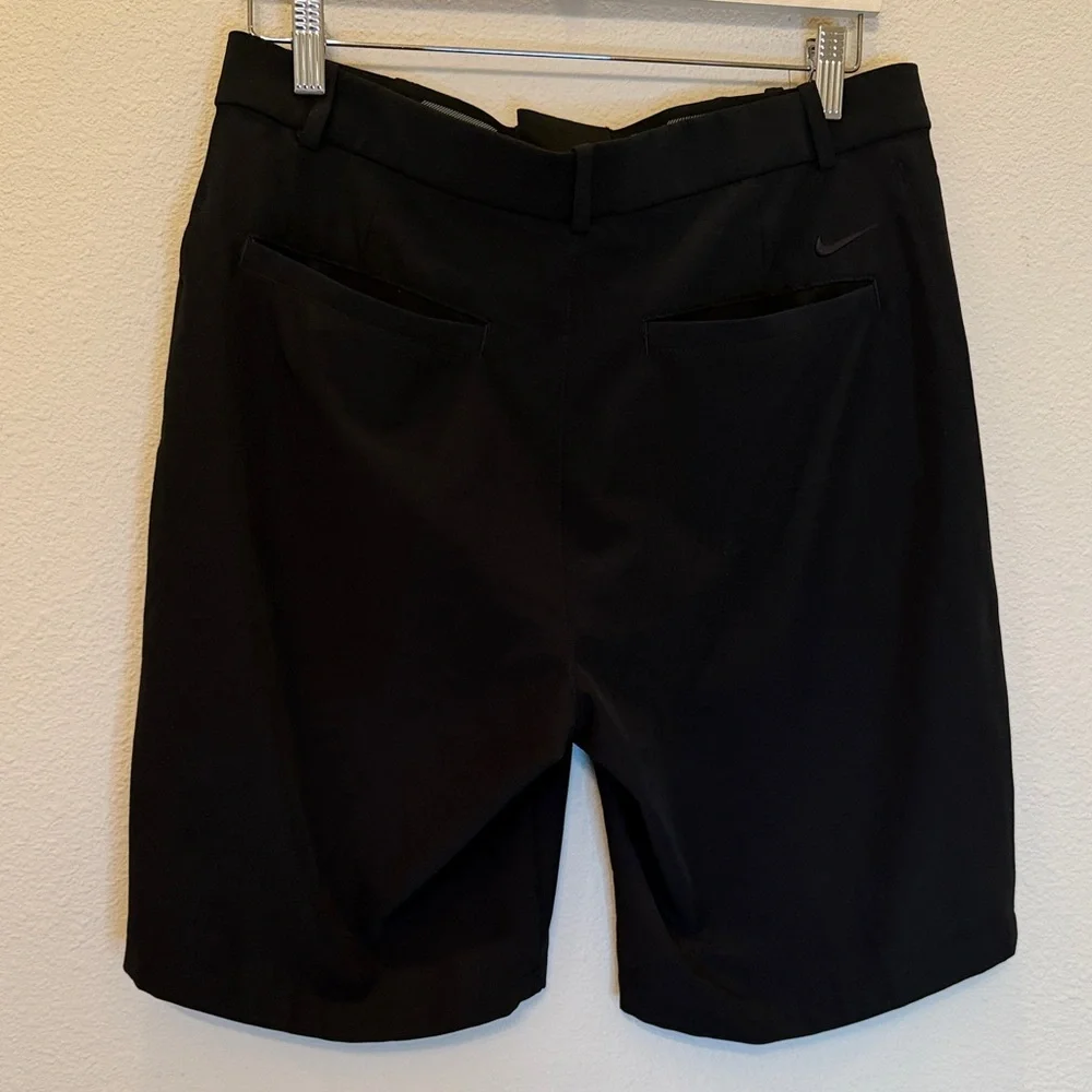 Nike Men's Black Performance Shorts Standard Fit Size 32/Medium